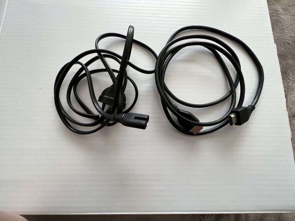 Приставка Sony PS4 + 2 джойстика + 3 гри