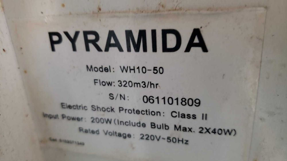 Кухонна витяжка Pyramida