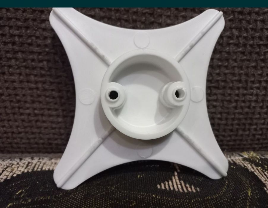 Підставка для корпусу м'ясорубки Ельво.
Нова.Купили,але не знадобилася