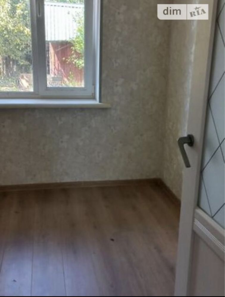 Терміновий продаж 2 поверхового будинку, ділянкою на 6 соток.