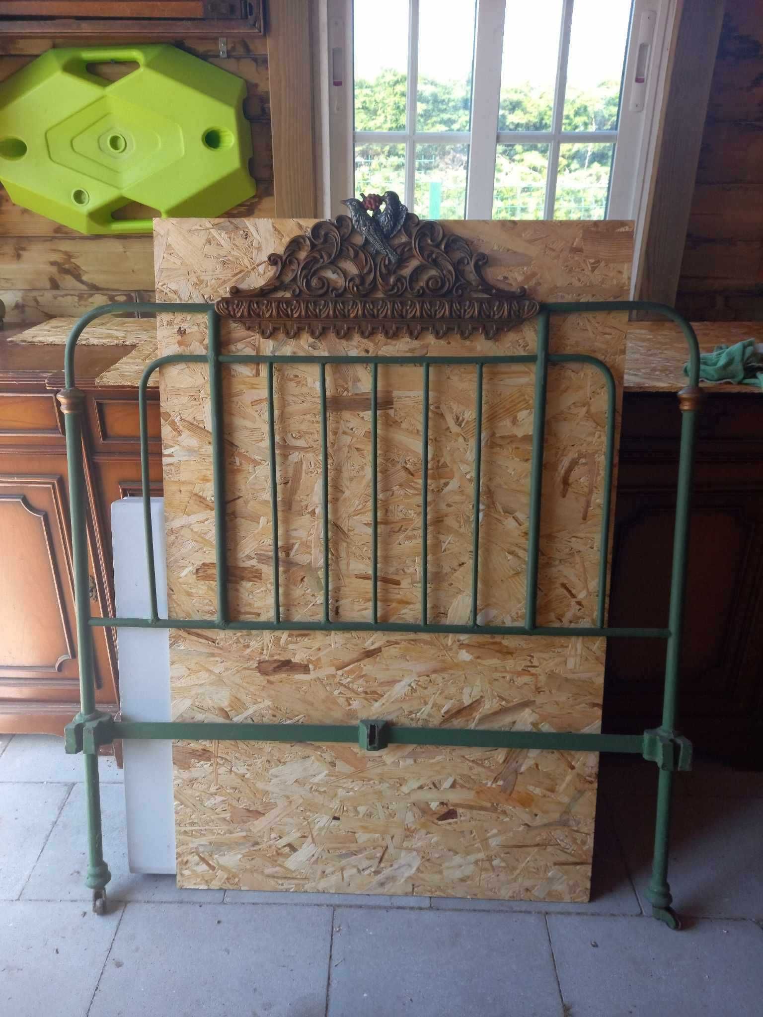 Cama de Ferro antiga e com Charme