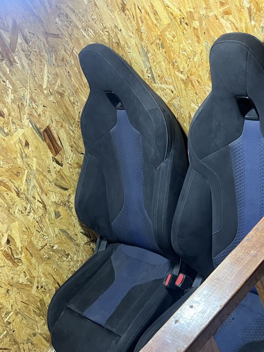 Bancos BMW modelo F 40 em bom estado para venda