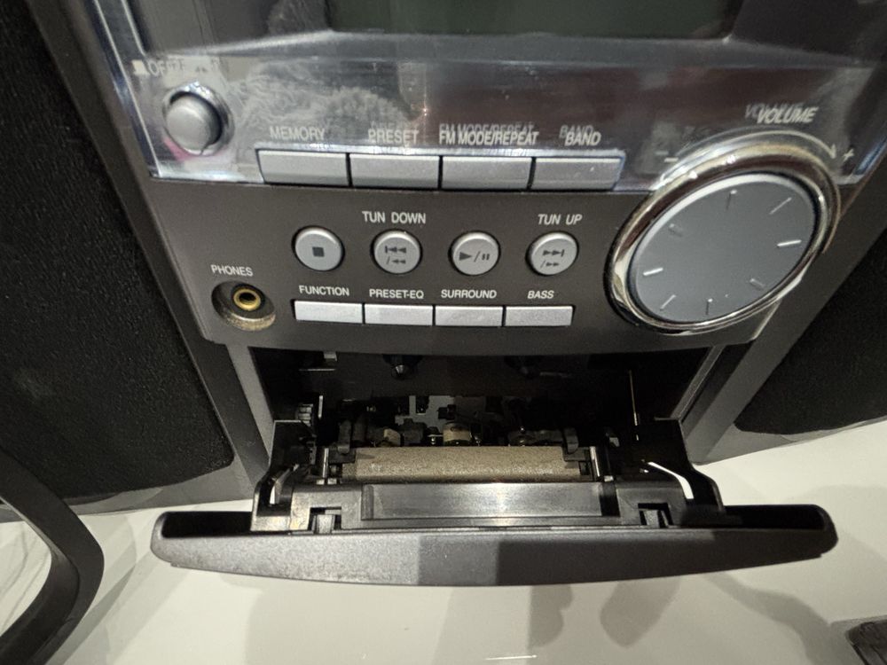 Aparelhagem sanyo com colunas e comando