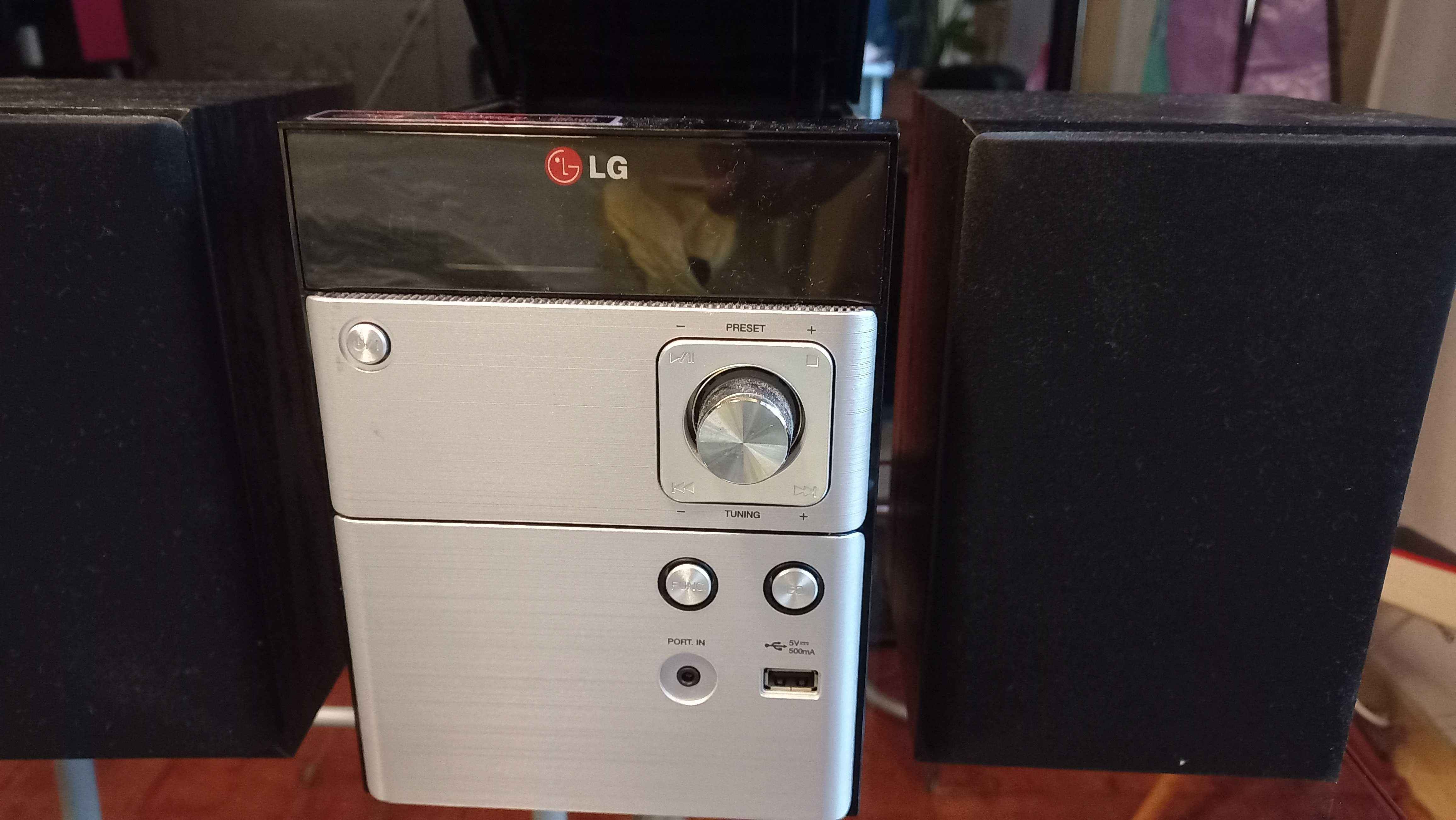 Rádio FM  LG XBOOM Hi-Fi com Rádio FM, USB Frontal