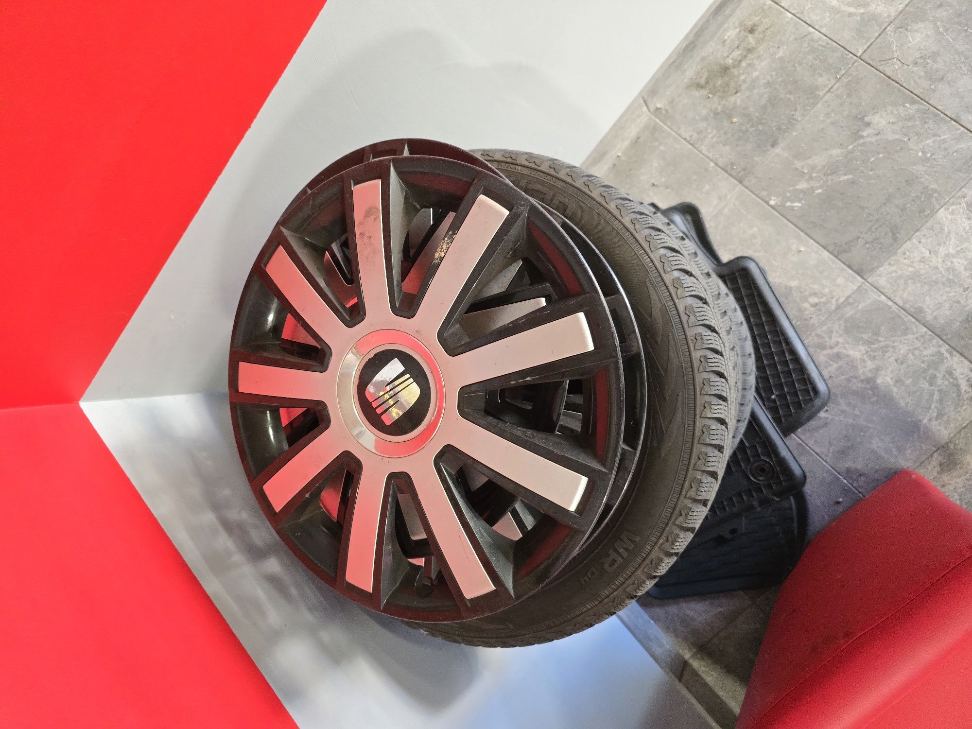 Felgi stalowe 15"opony zimowe Nokian  5x100 Seat ibiza i inne volkswa