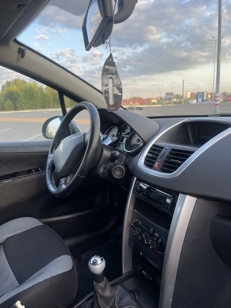 Peugeot 207 1.6 бензин // Пежо 207 2008 рік