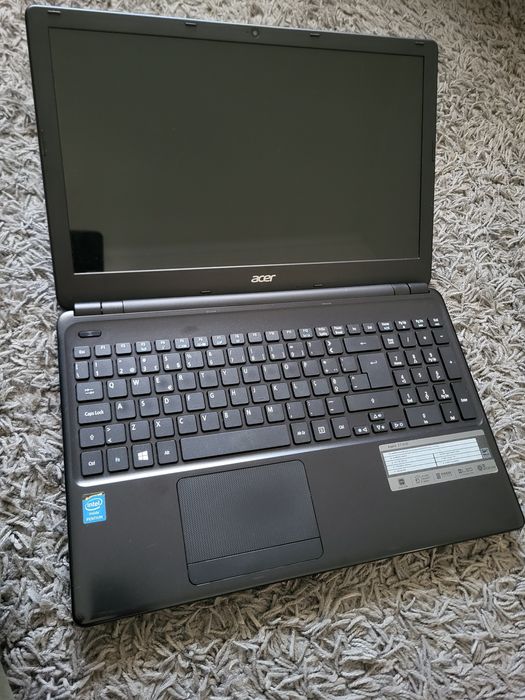 Portátil Acer E1-510
