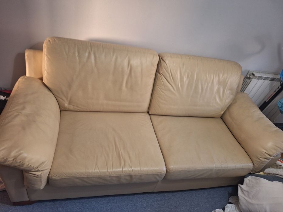 Sofá de pele( Sofá cama)