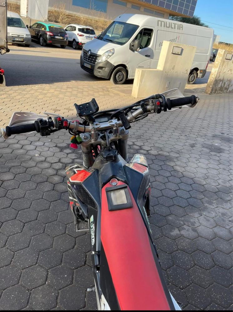 Vendo Aprillia 550