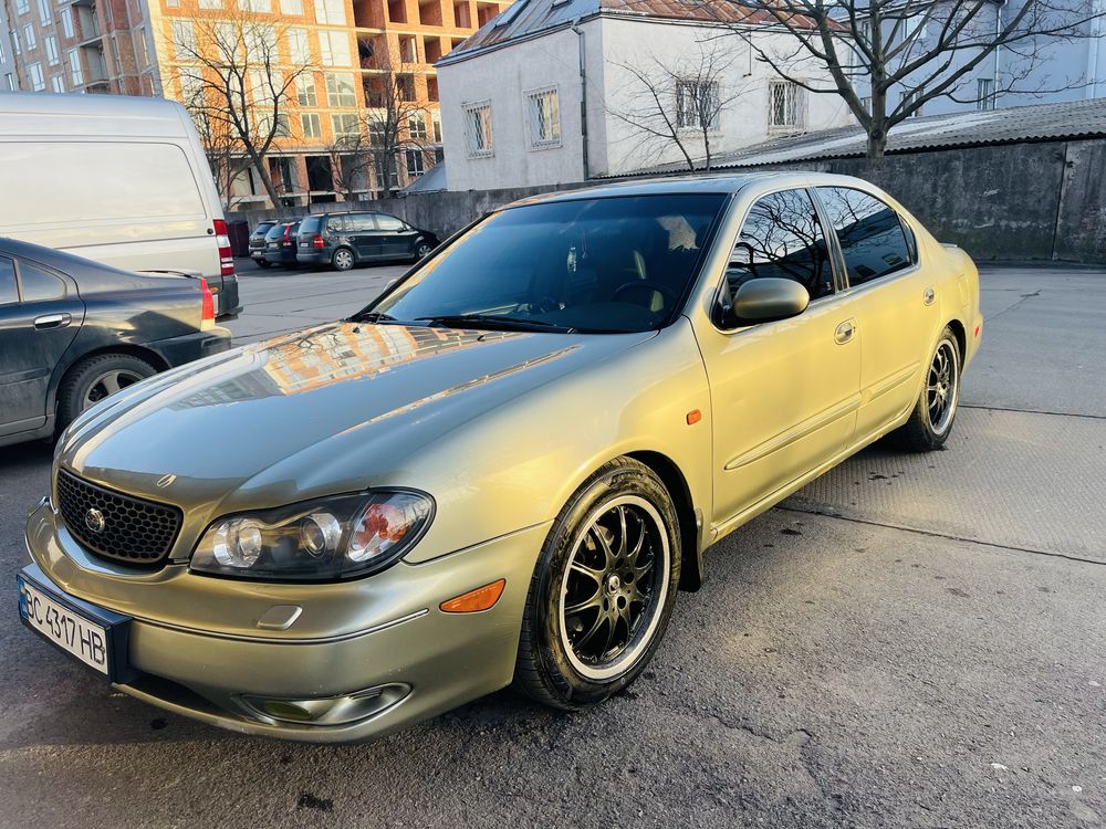 Автомобіль Nissan Maxima 2001