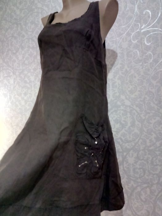 Качественное льняное платье-сарафан с апликацией