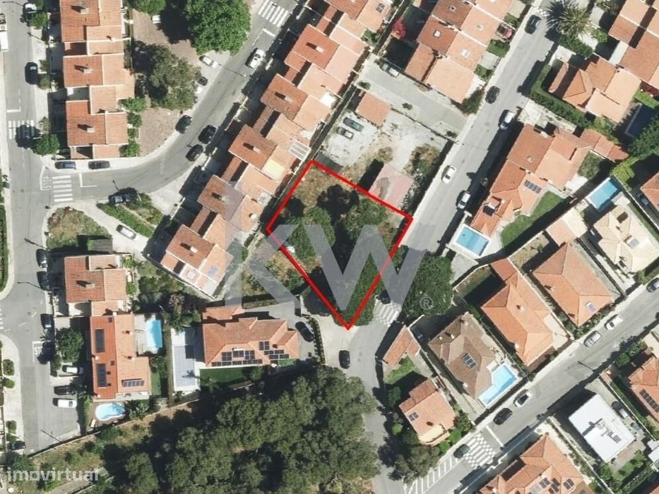 Terreno Urbano à Venda em Aldeia de Juzo - Cascais