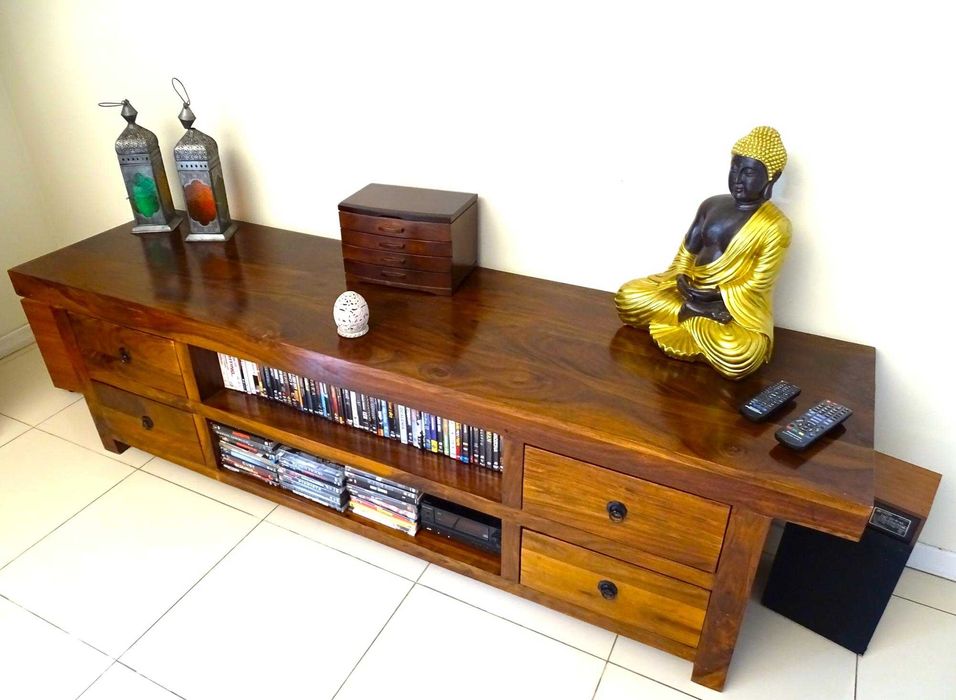 Kolonialna szafka RTV / niska komoda z drewna egzotycznego palisander