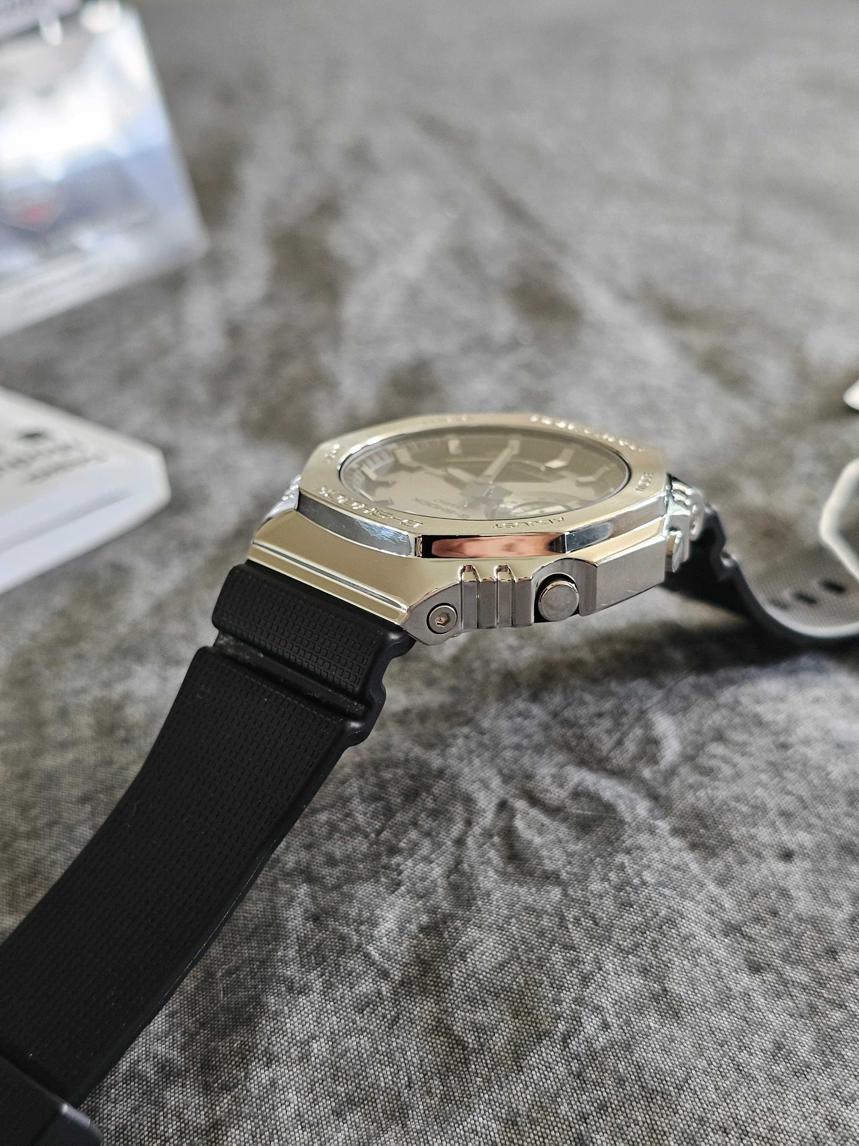 Casio G-Shock GM-2100 Como Novo
