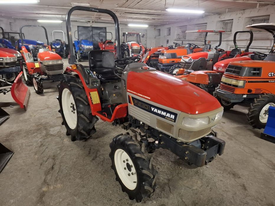 Traktor 4x4 F230 wspomaganie śliczny 23km rewers