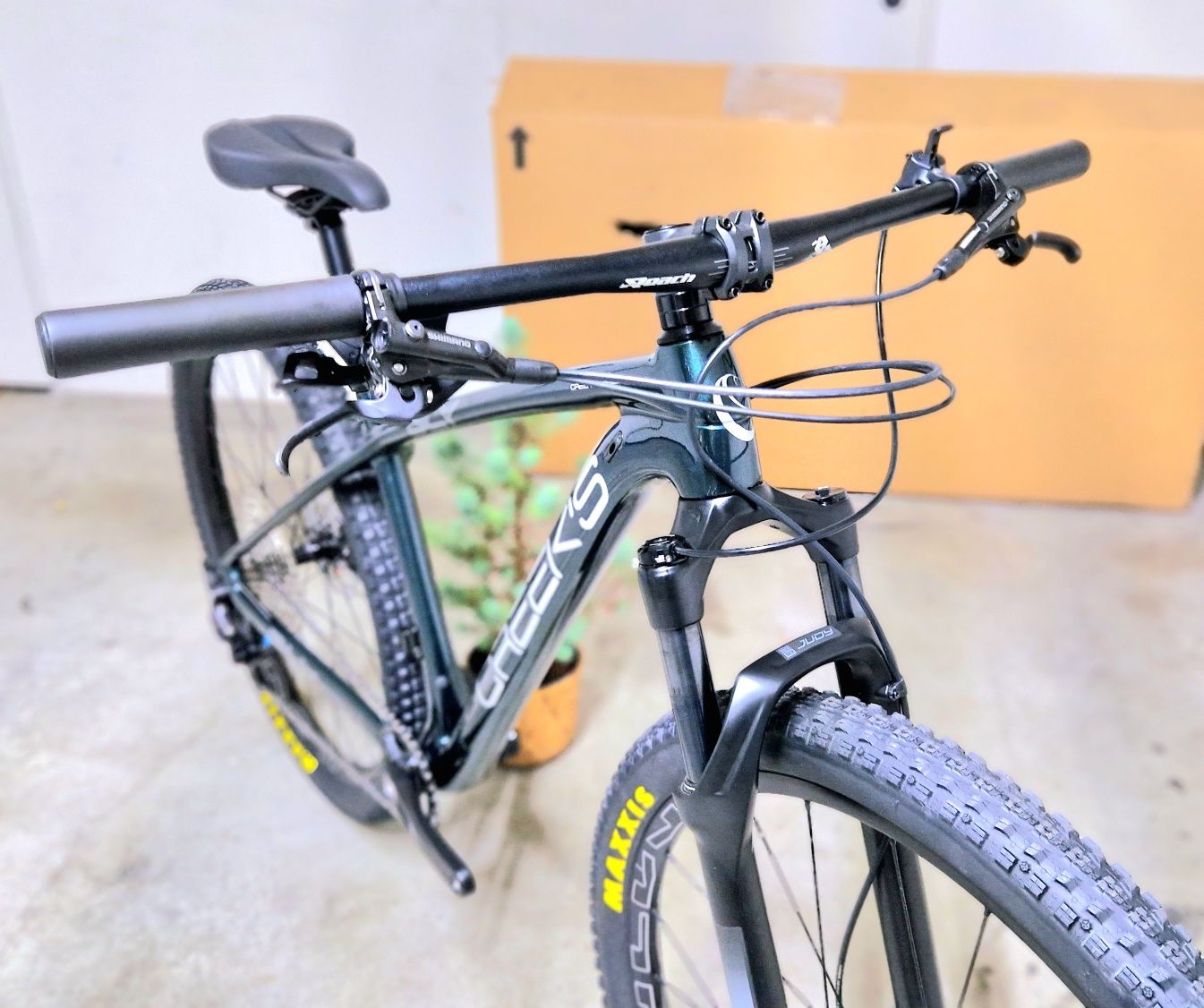 Bicicleta nova - creek's bly carbono (1x12 shimano deore)