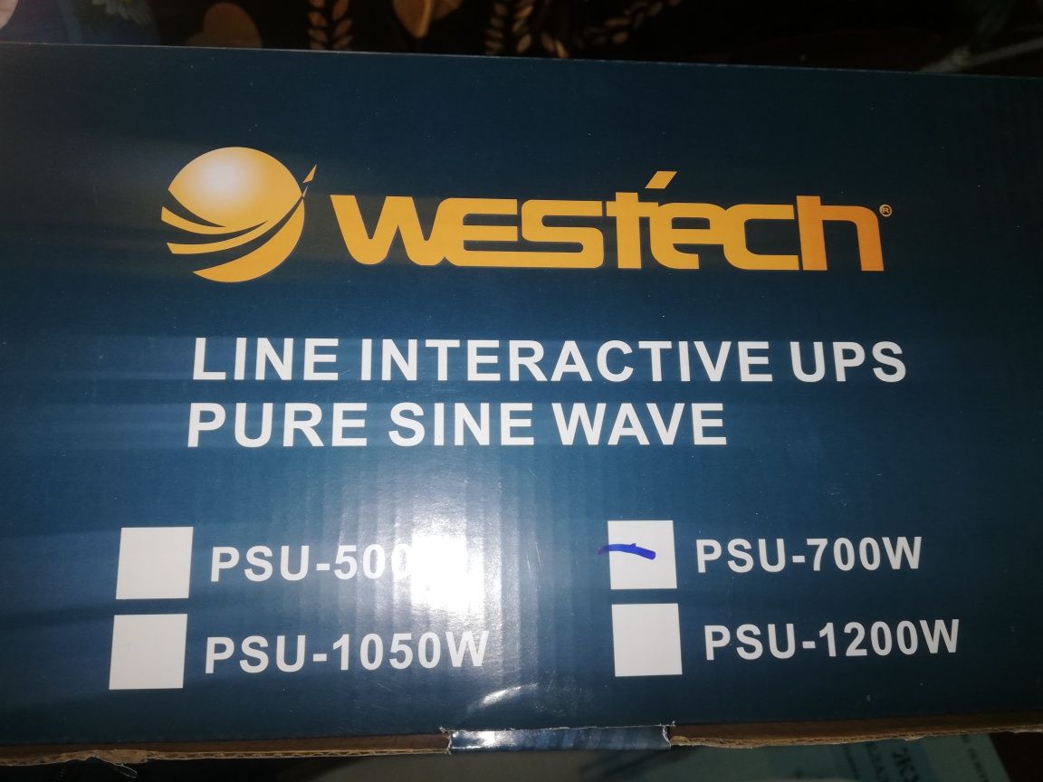 Інвертор с чистим сінусом UPS Westech PSU-700W