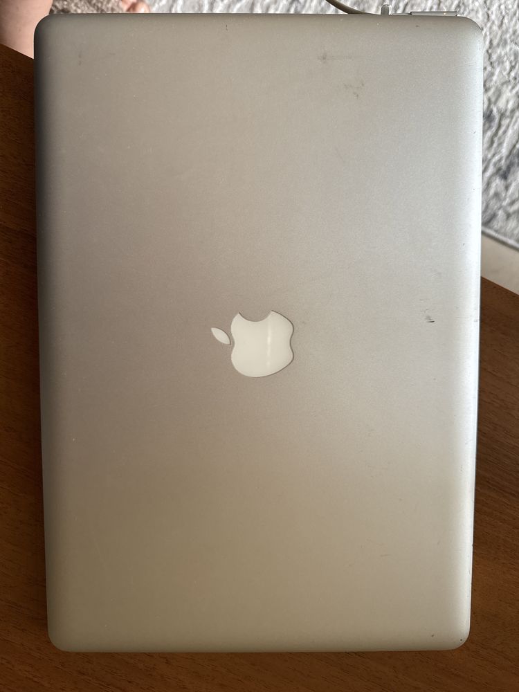 Продам MacBookPro 2011