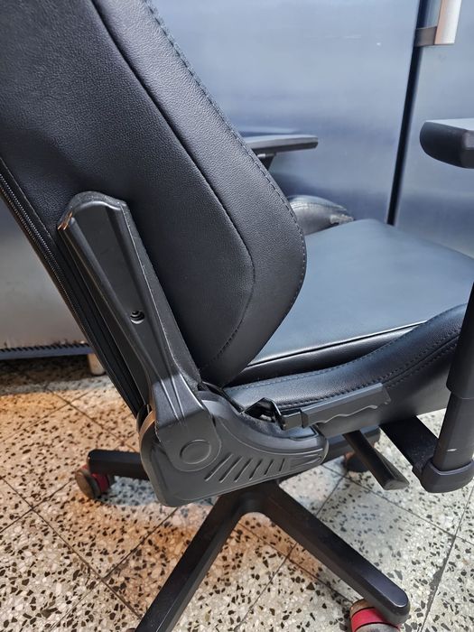 Cadeira gaming em pele