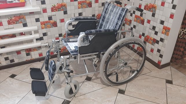 Інвалідний візок. Крісло колісне КК-2-01 “Друкмаш”