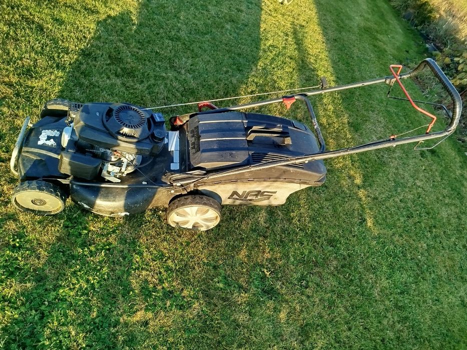 Kosiarka spalinowa z napędem NAC LS53