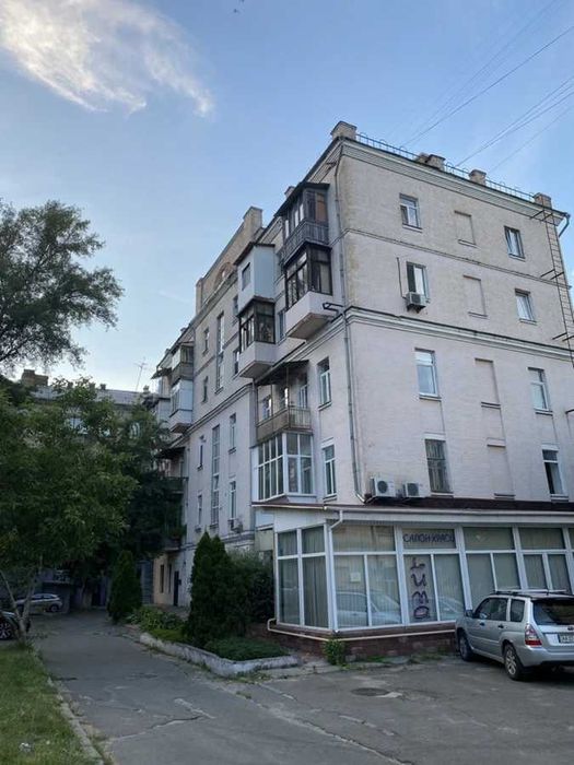 Продаж > Трикімнатна квартира, вул. Кирилівська (Фрунзе) 109Б