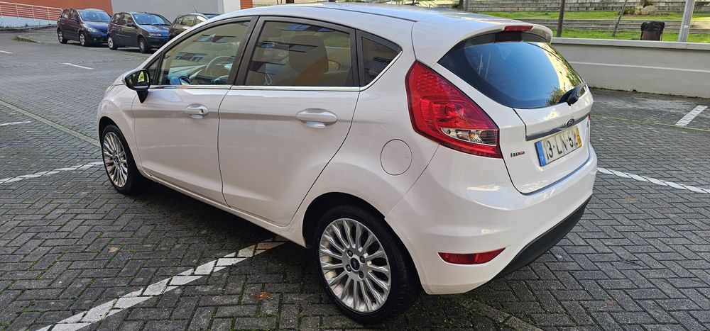 Ford fiesta 1.5 tdci como novo 11