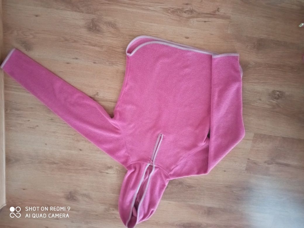 Bluza z kapturem różowa