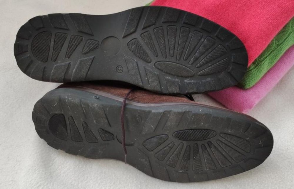 ботінки чоловічі нубук 42 р