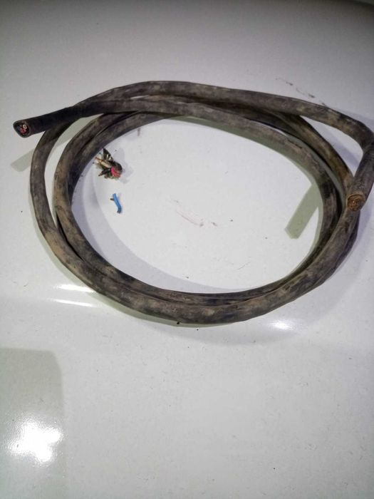 Кабель броньований 4жильний кожна жила 3,5квадрати довжина 4метри.