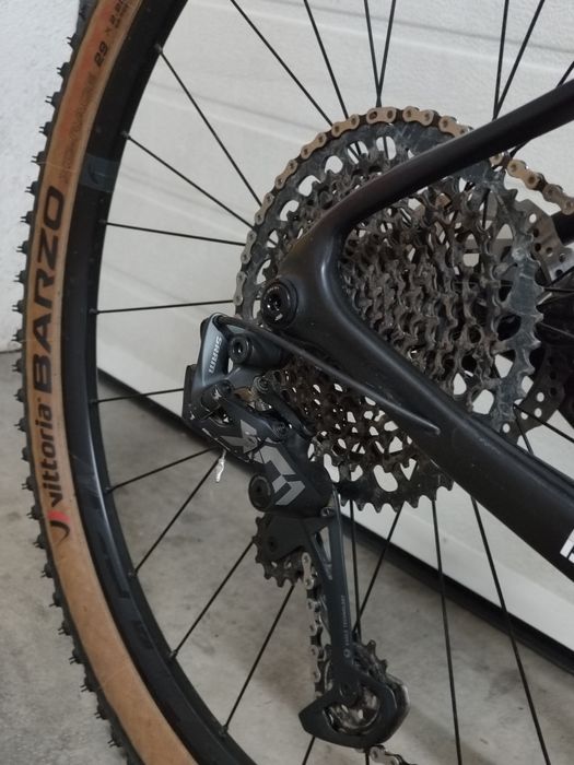 899€
Berria bravo carbon 29 
Tamanho M
Transmissão 1x12 x01
Travões Sh