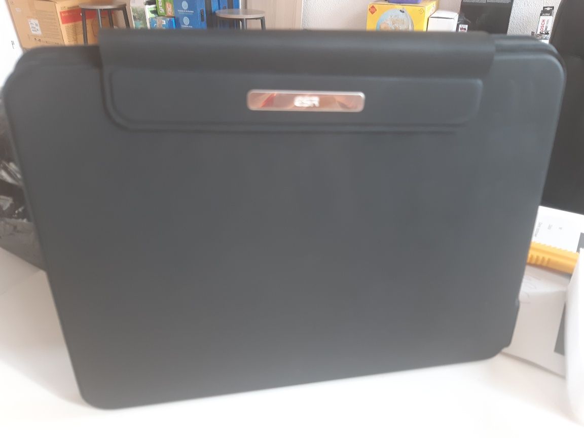 ESR Magnetyczne Etui Slim z klawiatura do iPad Pro 11, Air 5/4 czarny