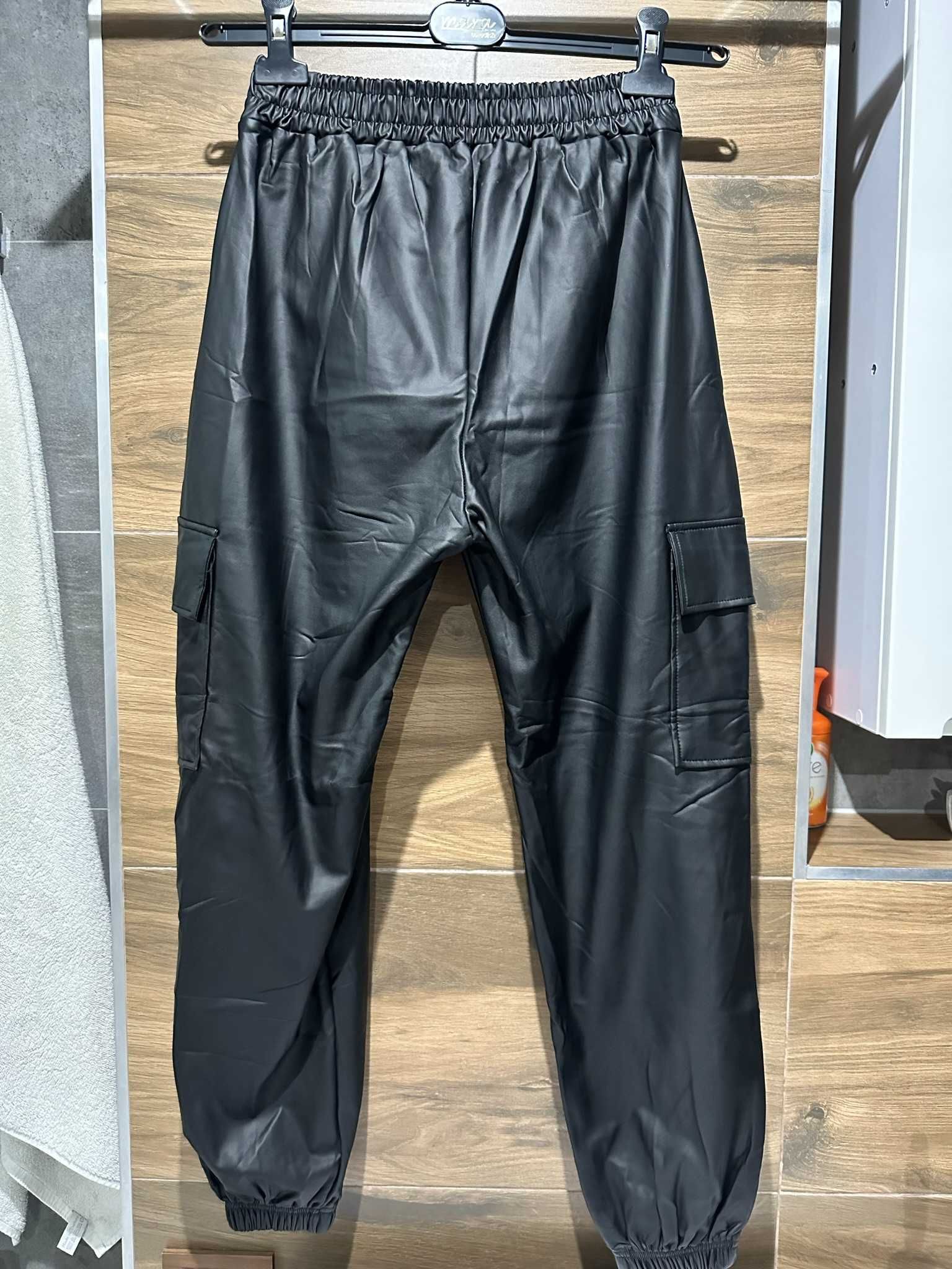 Spodnie damskie - skórzane [czarne]