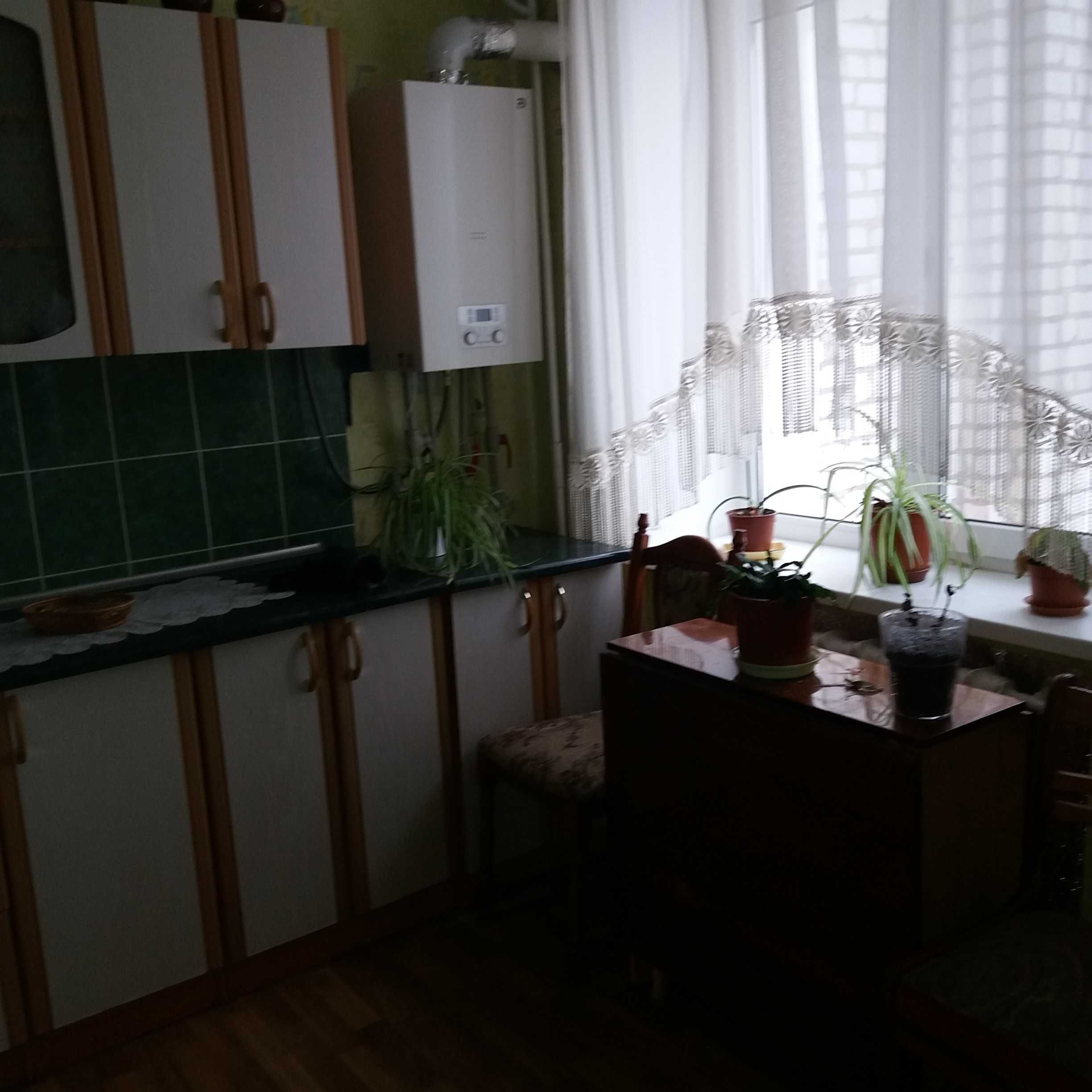 Здається 3-кімнатна квартира з автономним опаленням в Центрі