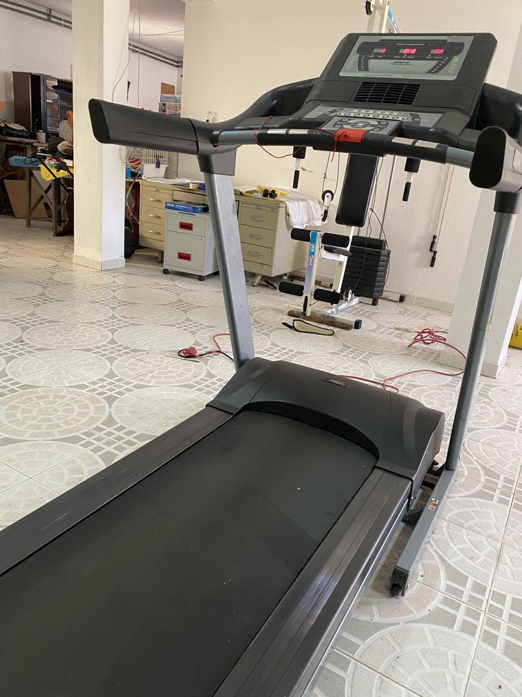 Passadeira elétrica profissional ZX9000 BH Fitness