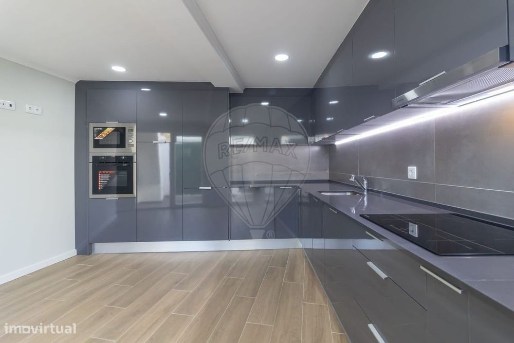 Moradia T4 para venda