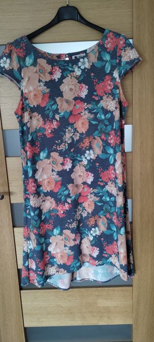 Sukienka tunika w kwiaty