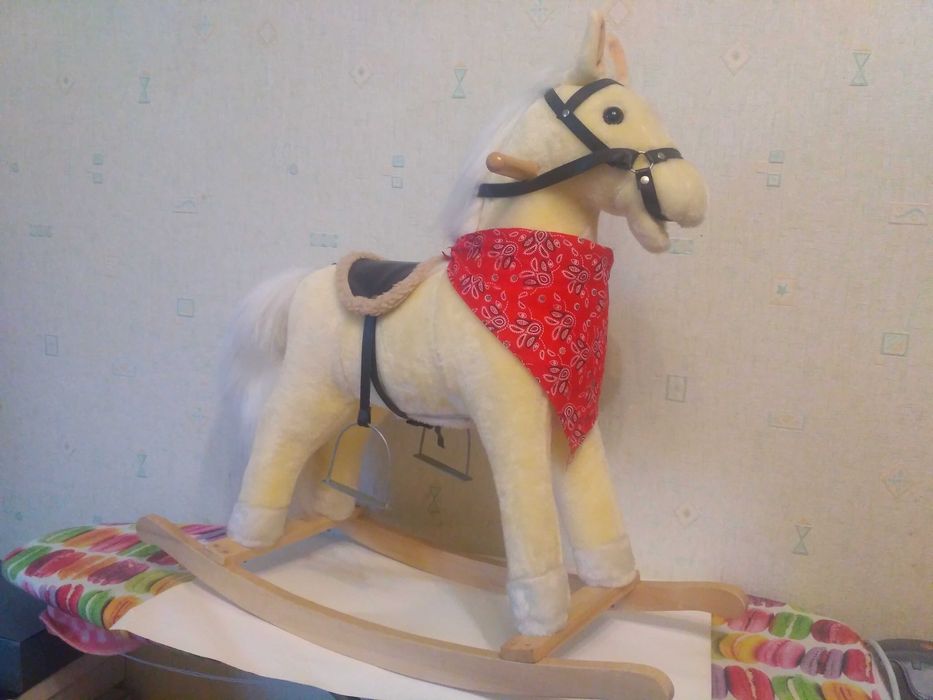 Конячка-гойдалка, музична.  Лошадка- качалка, музыкальная,