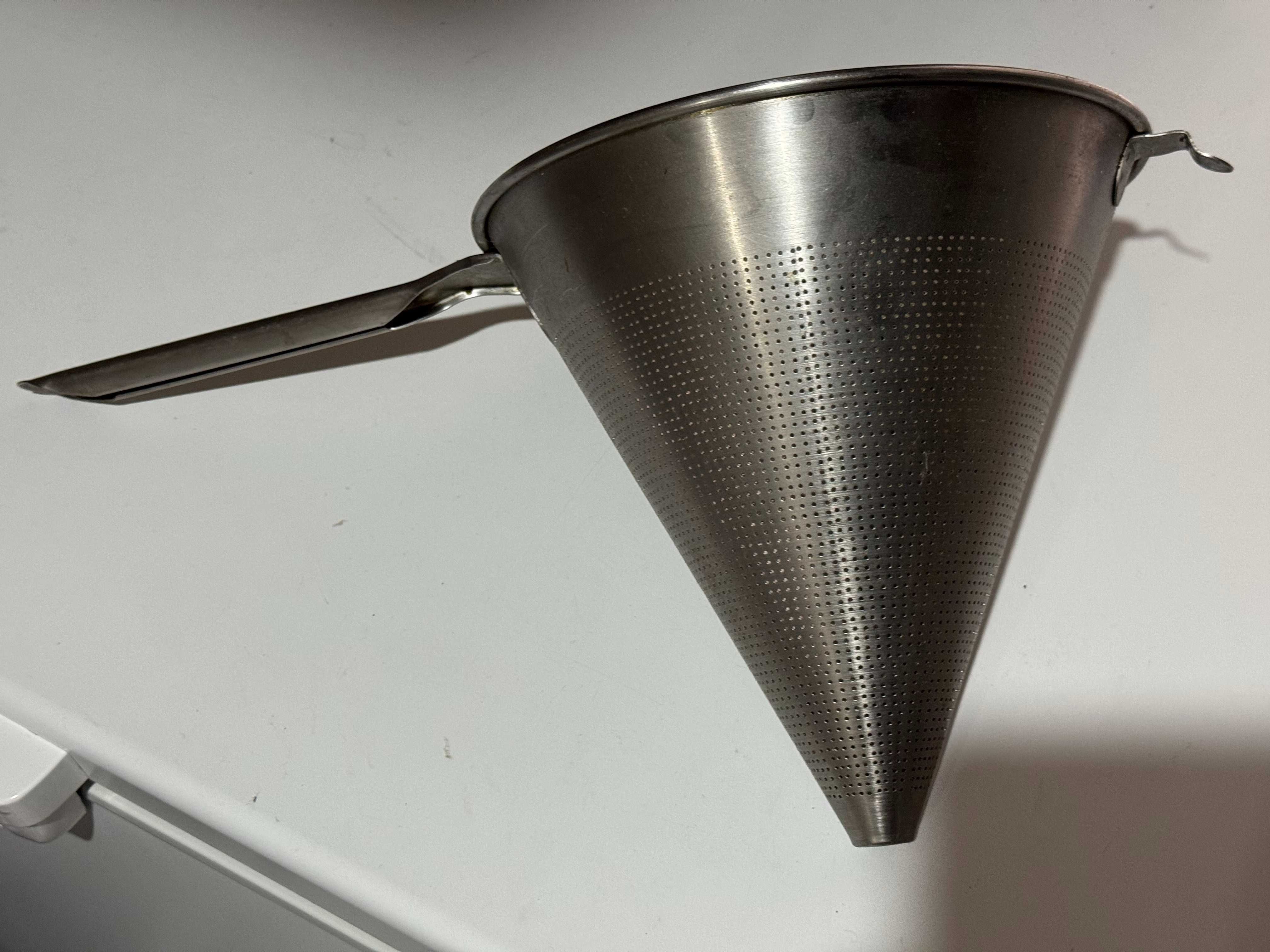 Funil profissional de cozinha cónico em inox