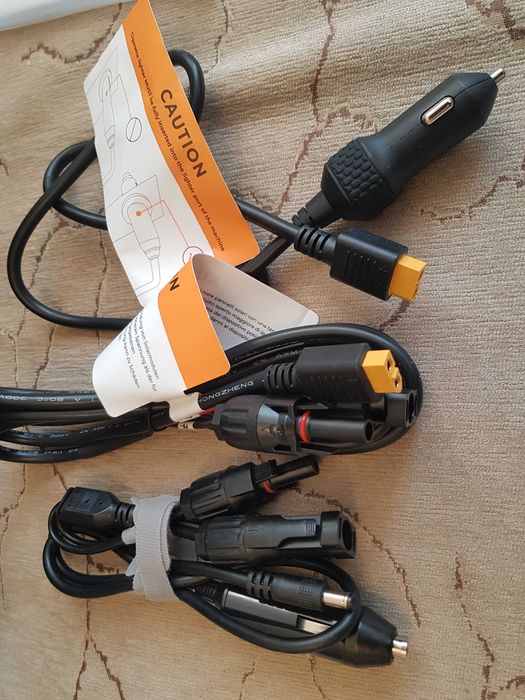 Зарядна станція Bluetti AC70 768W