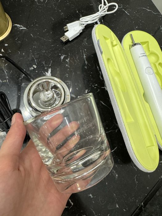Philips Sonicare Электрическая зубная щетка