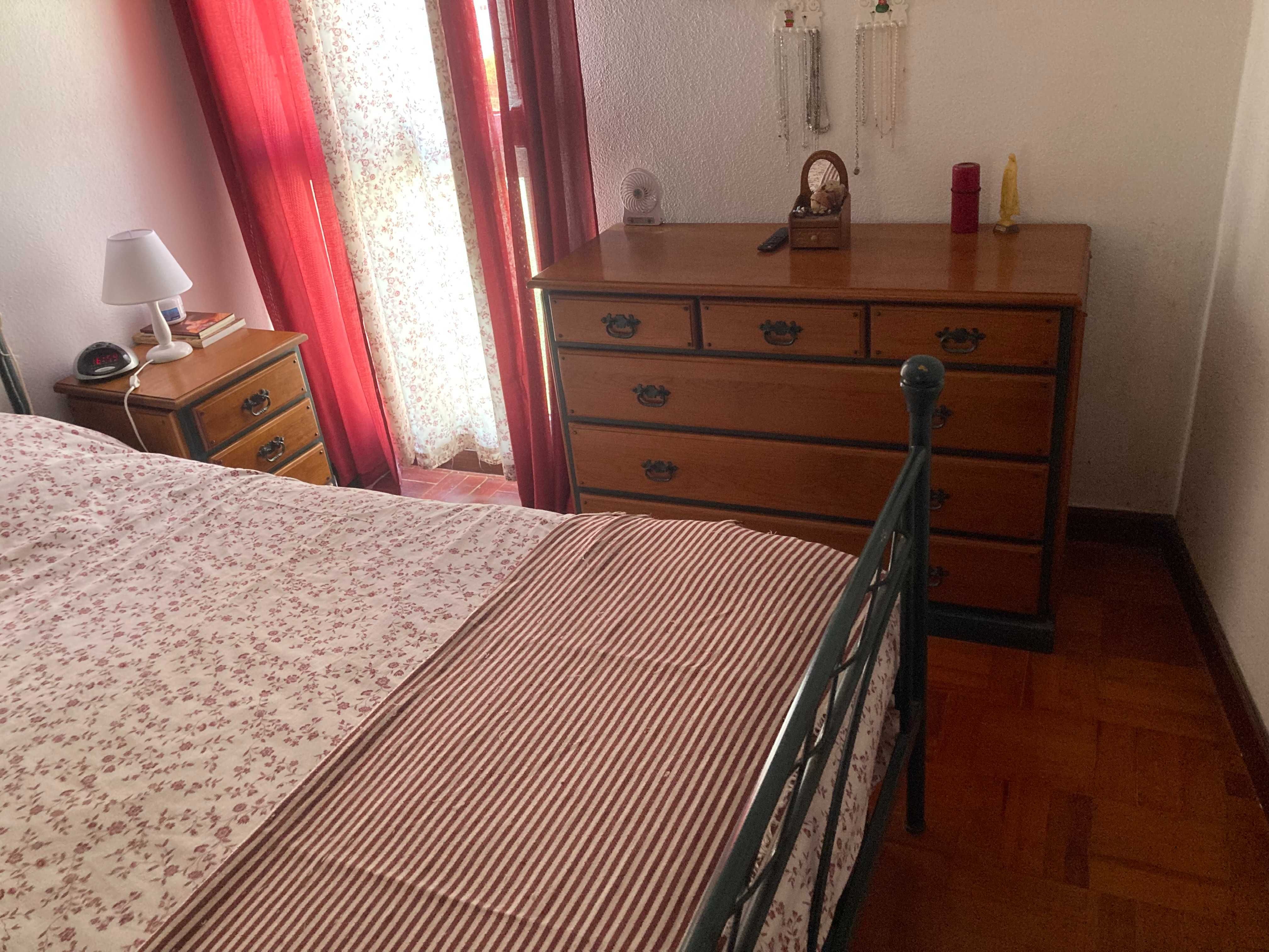 Mobília de quarto em excelente estado e muito bonita