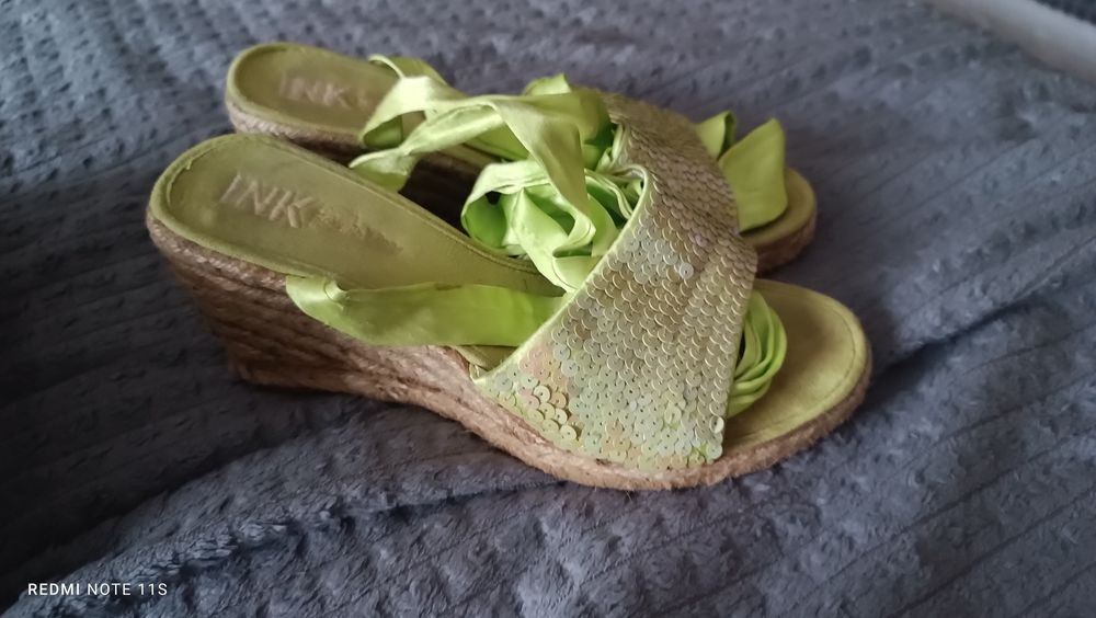 Sandálias número 37