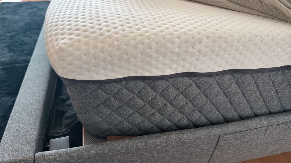 Cama da marca “Emma” com colchão emma hybrid 2mx2m