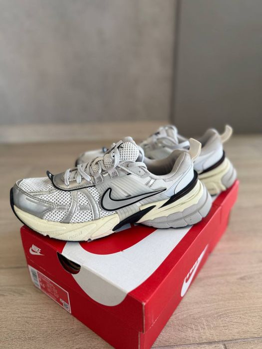 Кросівки найк nike оригінал 39 кроссовки runtorun run2run рожеві кеди