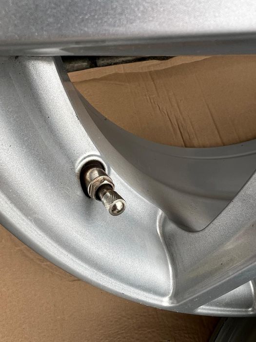 4x felgi aluminiowe VW 17cali