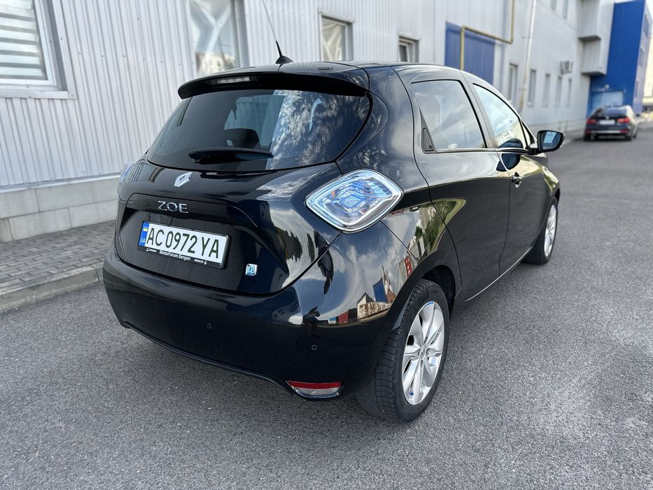 Renault Zoe 2015 рік електромобіль