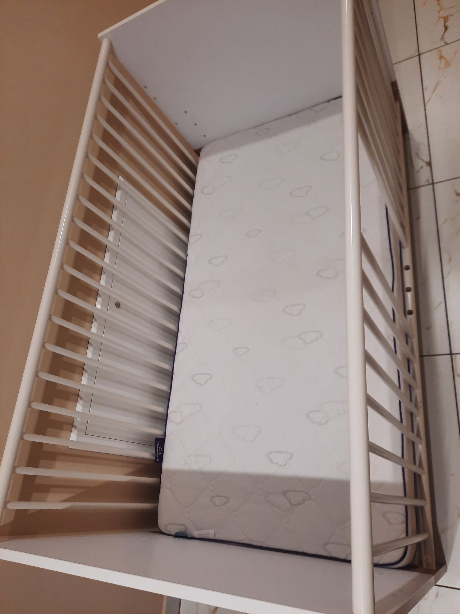 Łóżeczko dzieciece 140x70 z materacem z Niemiec