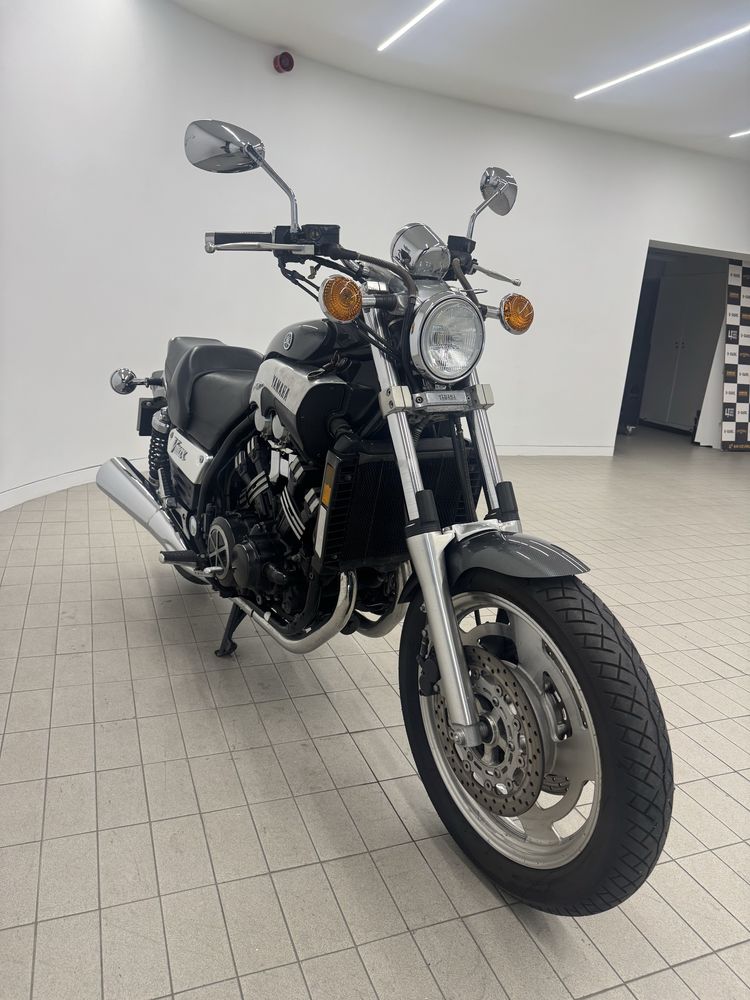 Yamaha V-Max 1200 Full Power Carbon Edition