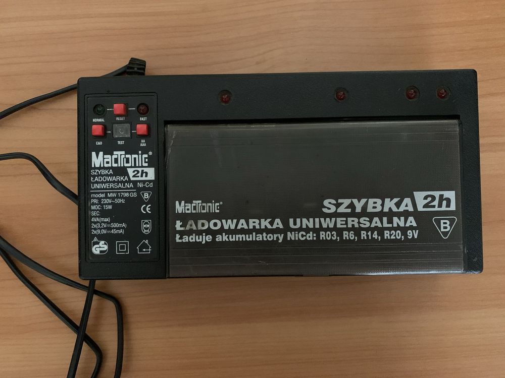 Зарядний пристрій для акумуляторів MacTronic MW1798GS